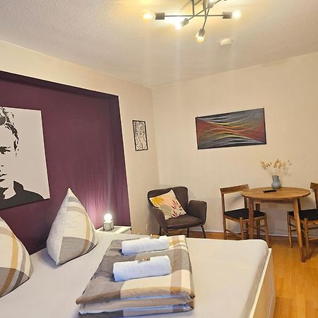 Doppelzimmer 1 I Geteiltes Bad & Kueche I Mit Dem Zug Nur 4 Min Bis Zum Hauptbahnhof فرايبورغ المظهر الخارجي الصورة