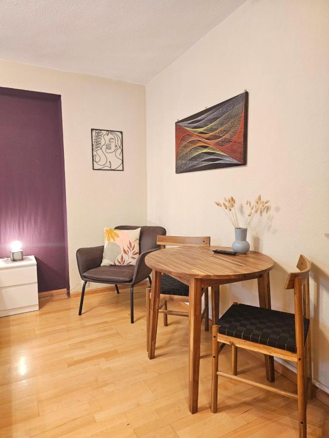 Doppelzimmer 1 I Geteiltes Bad & Kueche I Mit Dem Zug Nur 4 Min Bis Zum Hauptbahnhof فرايبورغ المظهر الخارجي الصورة
